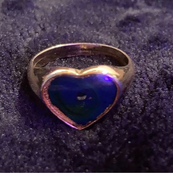 Vintage heart shaped ring - Picture 1 of 5